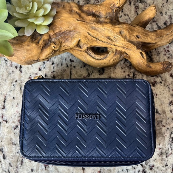 Missoni x Delta Travel Case - Picture 3 of 9